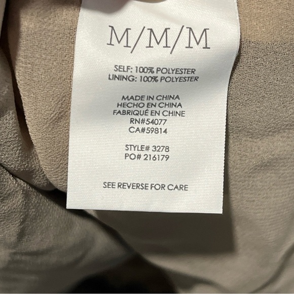 Cabi Women's Black and Gray Patterned top tunic it looks like lace - Picture 7 of 7